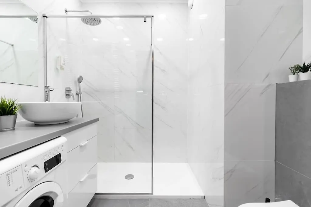 Urban Chic - City Center - 3 Bedroom Apartment - 12 People - Siedmiogrodzka 3 Warsaw