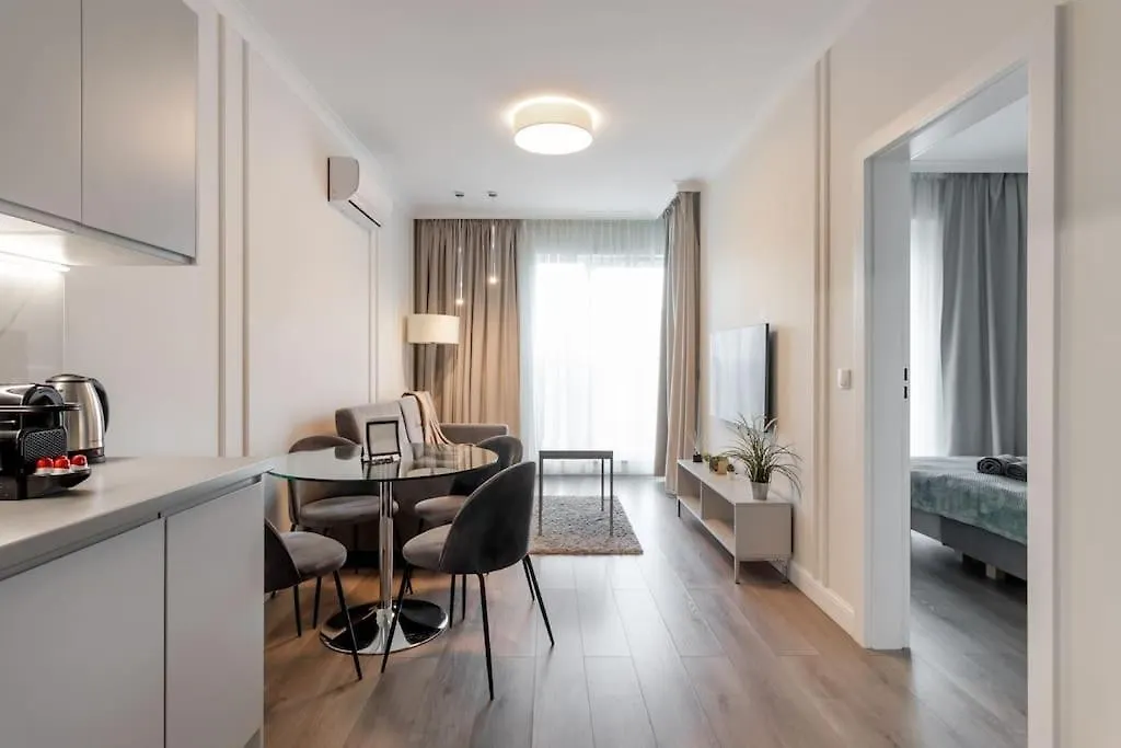 Urban Chic - City Center - 3 Bedroom Apartment - 12 People - Siedmiogrodzka 3 Warsaw